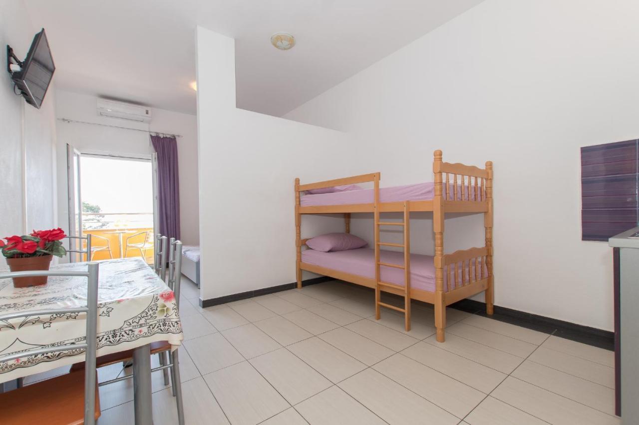 Studio Apartments Zloic In Крвавица Екстериор снимка
