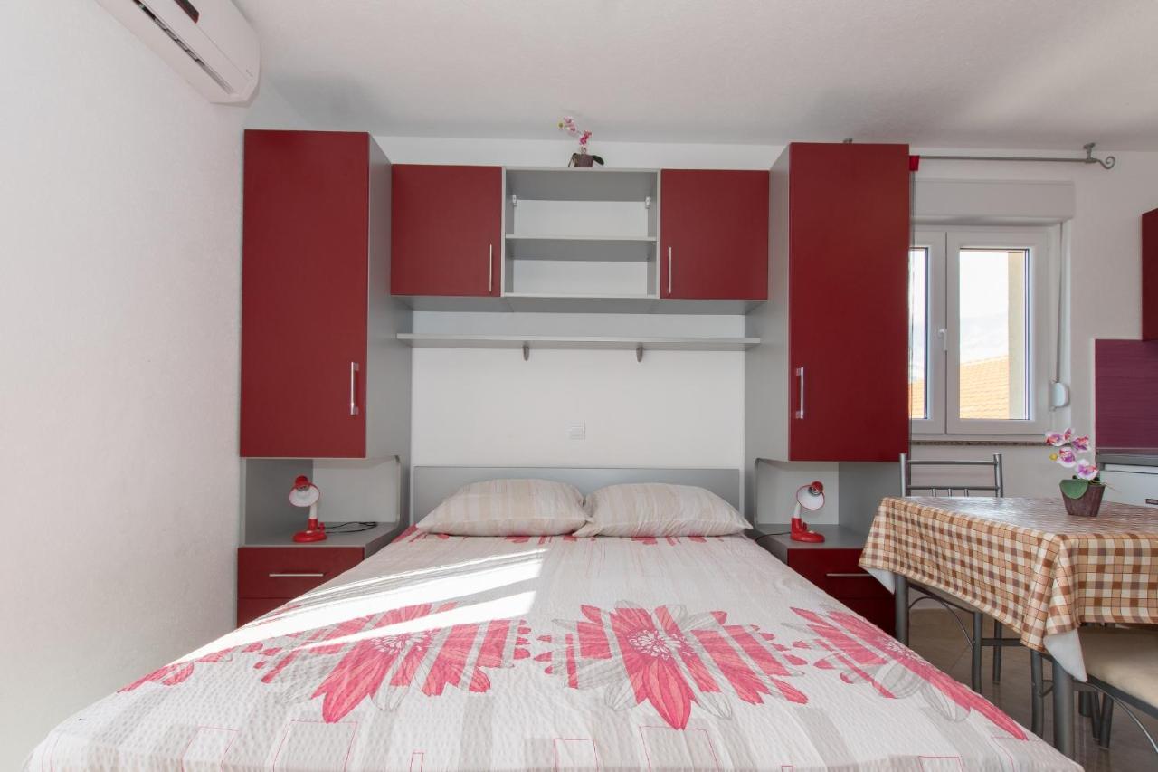 Studio Apartments Zloic In Крвавица Екстериор снимка
