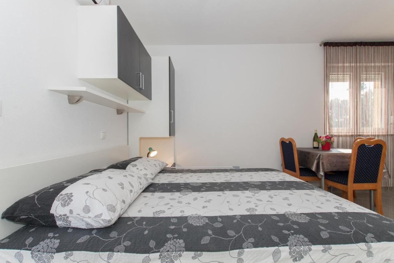 Studio Apartments Zloic In Крвавица Екстериор снимка