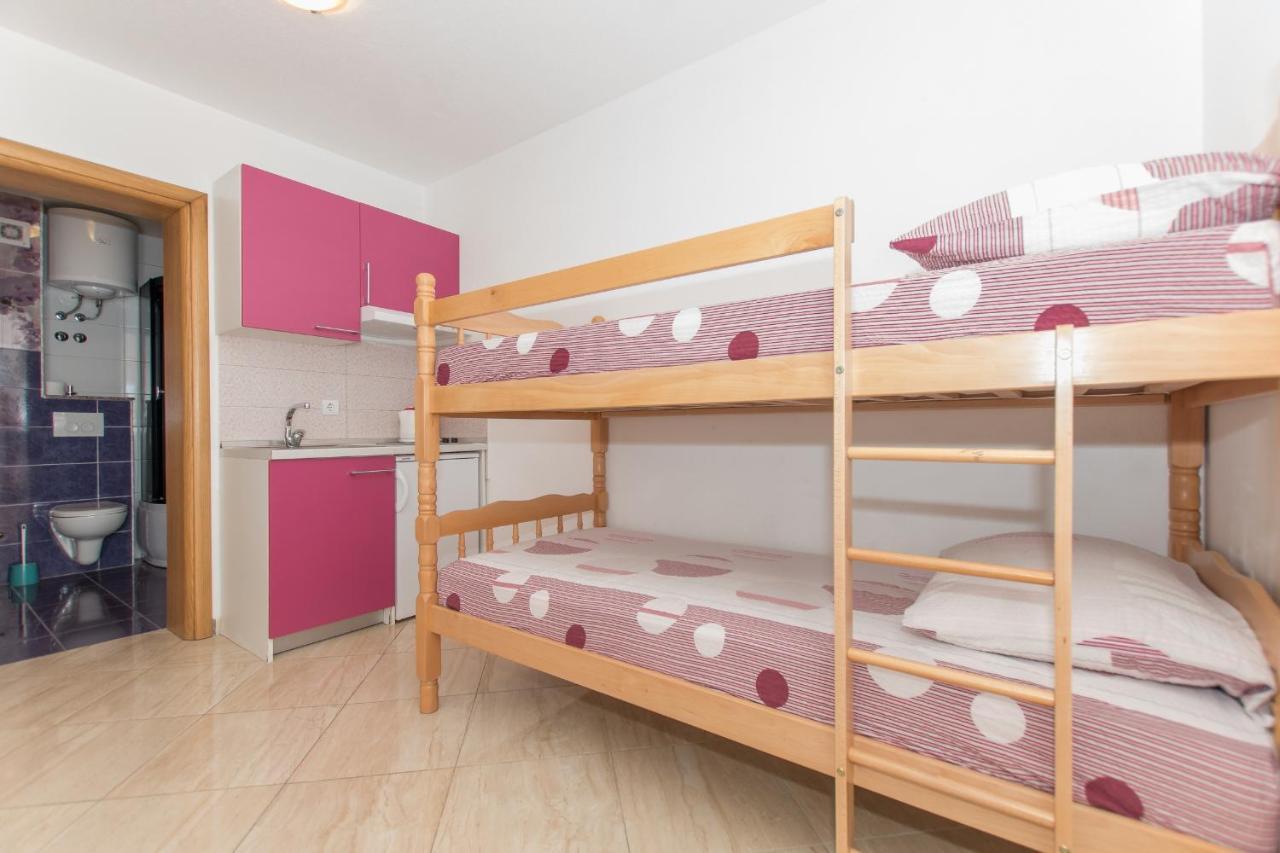 Studio Apartments Zloic In Крвавица Екстериор снимка
