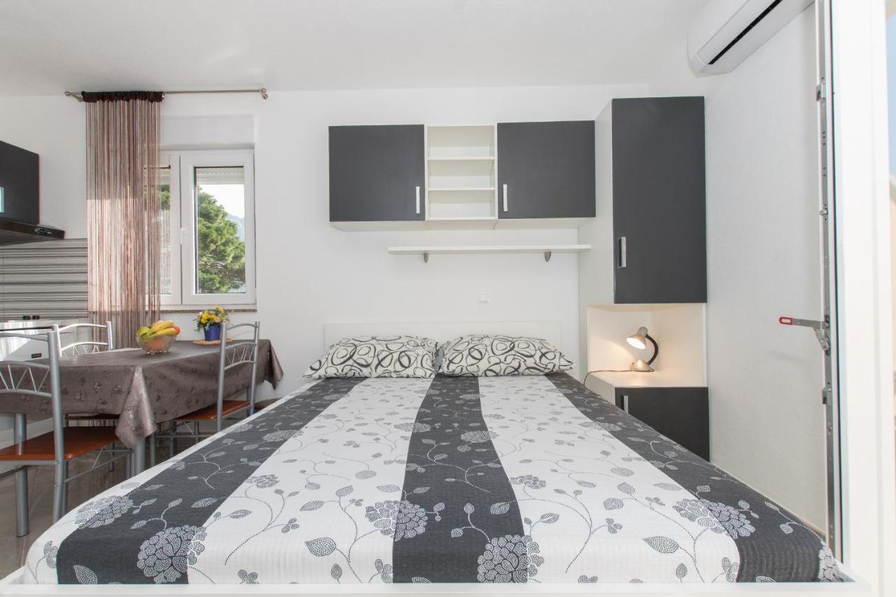 Studio Apartments Zloic In Крвавица Екстериор снимка