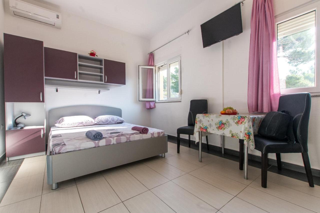 Studio Apartments Zloic In Крвавица Екстериор снимка