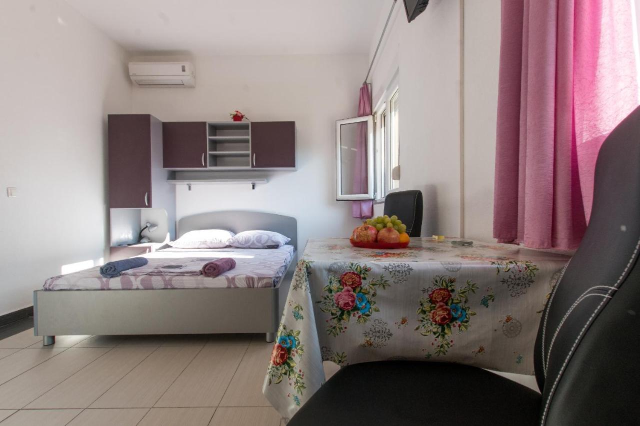 Studio Apartments Zloic In Крвавица Екстериор снимка