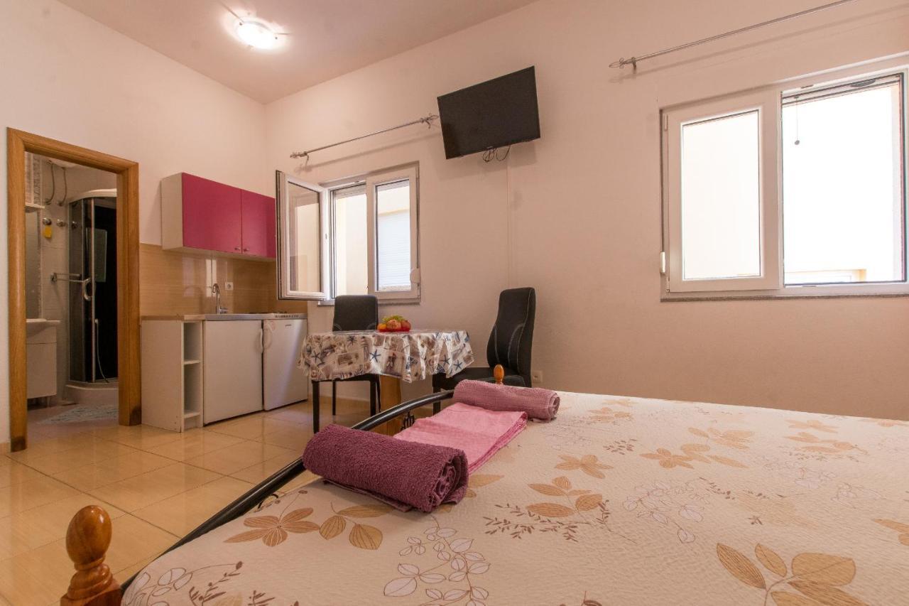 Studio Apartments Zloic In Крвавица Екстериор снимка