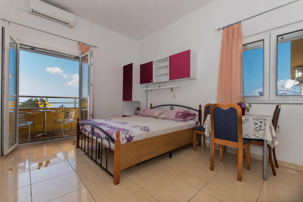 Studio Apartments Zloic In Крвавица Екстериор снимка