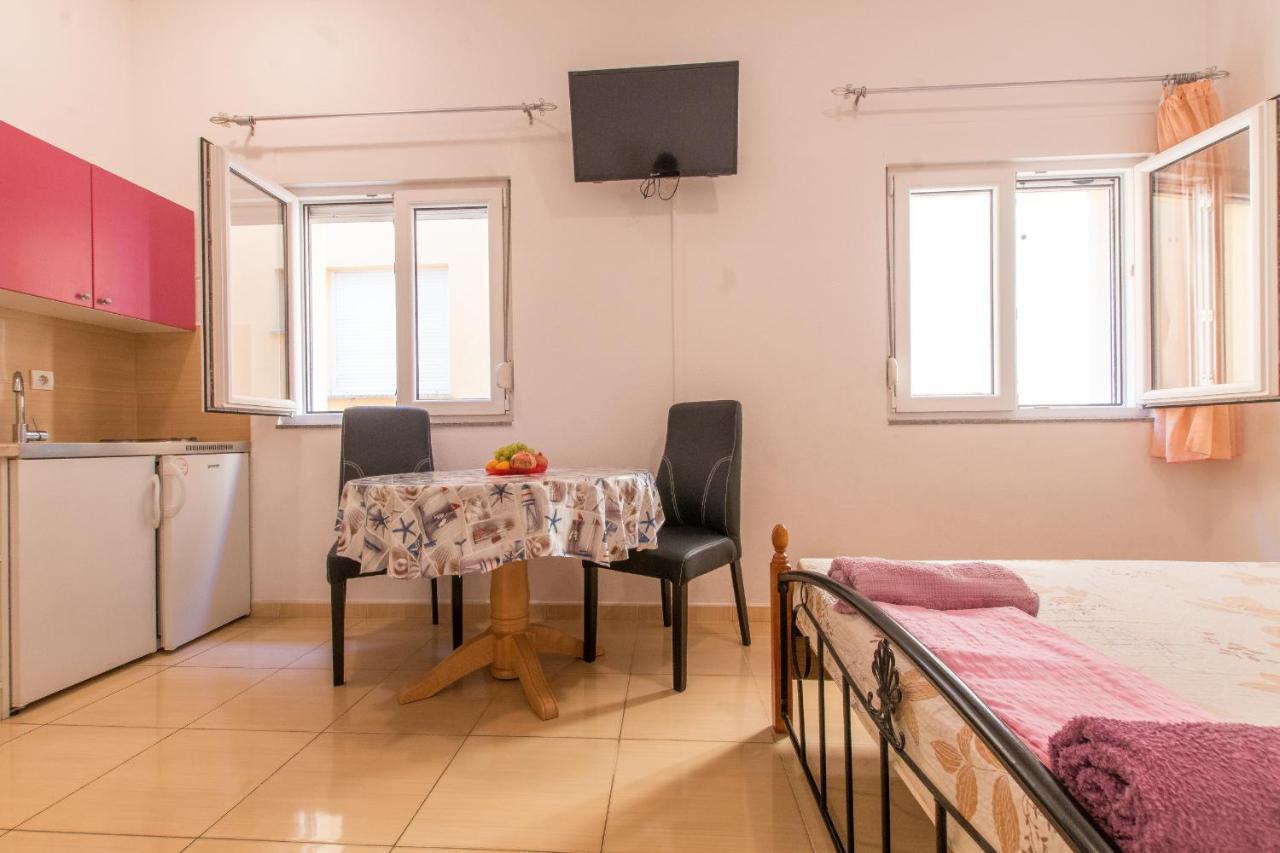 Studio Apartments Zloic In Крвавица Екстериор снимка