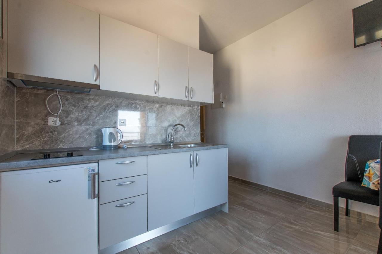 Studio Apartments Zloic In Крвавица Екстериор снимка