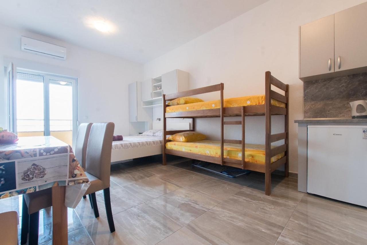 Studio Apartments Zloic In Крвавица Екстериор снимка